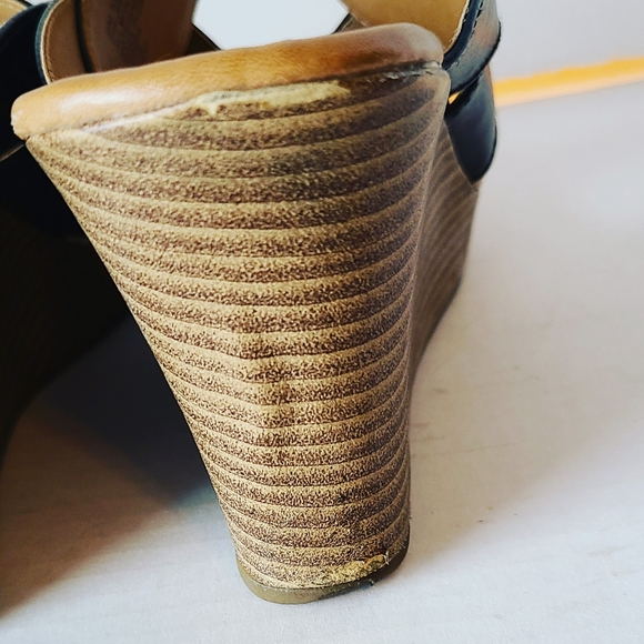 Arizona Platform Sandals Size9 - Picture 5 of 7